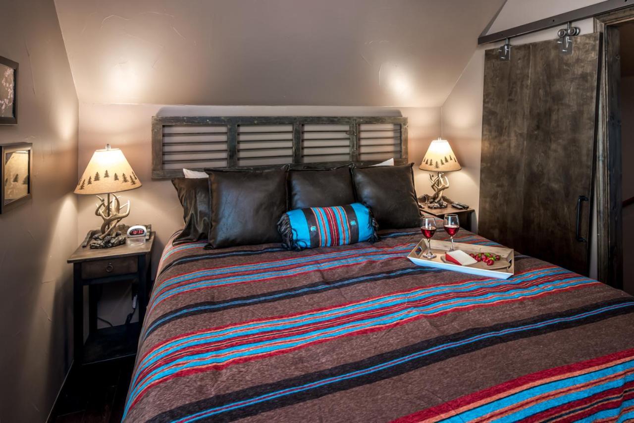 Fifth Dimension, 2 Bedrooms, Wifi, Hot Tub, Game Table, Grill, Sleeps 4 Ruidoso Dış mekan fotoğraf